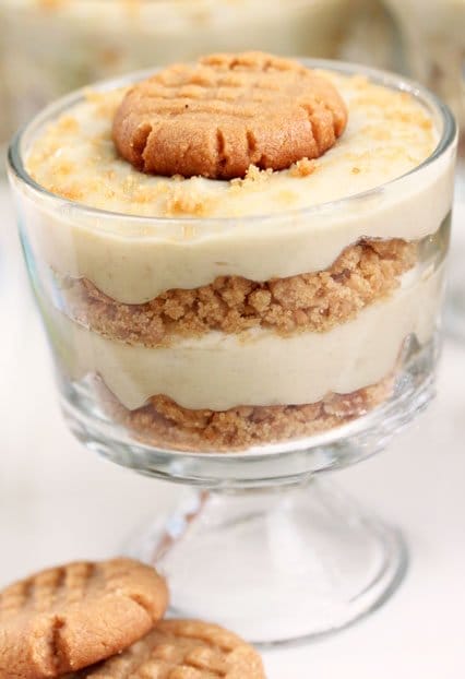 BANANA PUDDING WITH PEANUT BUTTER COOKIE CRUMBS